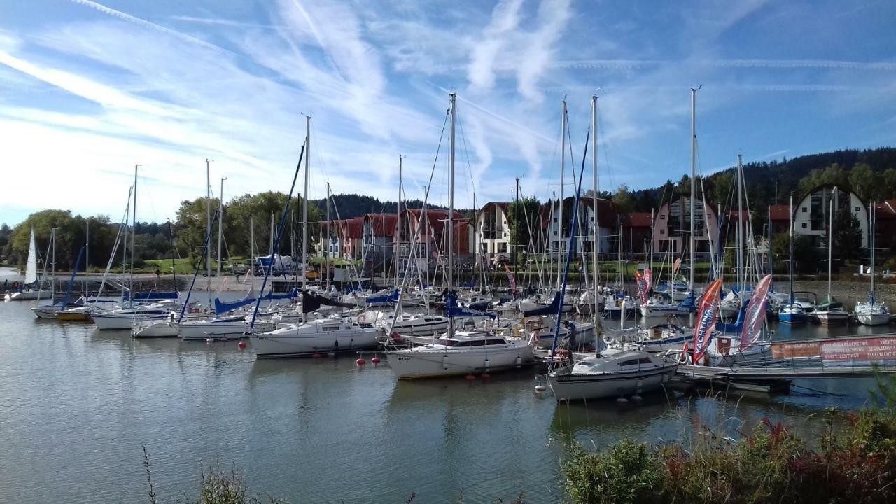 Vila Rozinka Lipno ลิปโนนัดเวิลตาวู ภายนอก รูปภาพ
